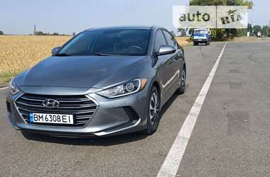 Седан Hyundai Elantra 2017 в Ромнах