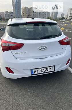 Хэтчбек Hyundai Elantra 2015 в Киеве