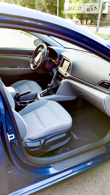 Седан Hyundai Elantra 2018 в Черкассах