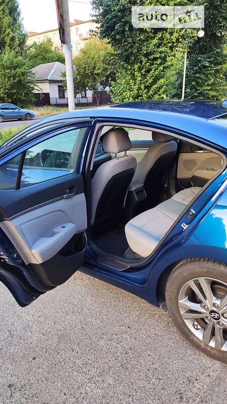 Седан Hyundai Elantra 2018 в Черкассах