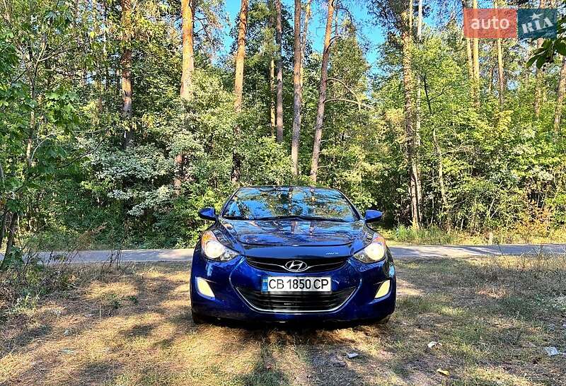 Hyundai Elantra 2012