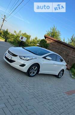 Седан Hyundai Elantra 2013 в Хусте