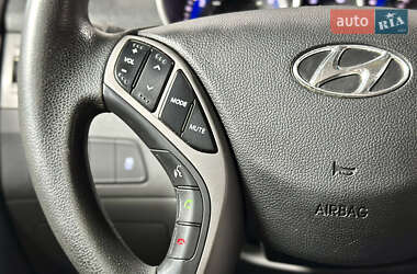 Седан Hyundai Elantra 2013 в 