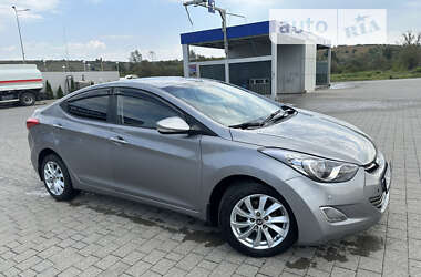 Седан Hyundai Elantra 2012 в Ивано-Франковске