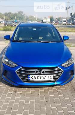 Седан Hyundai Elantra 2017 в Киеве