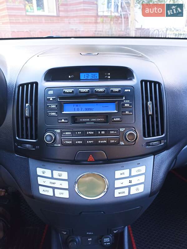 Седан Hyundai Elantra 2008 в Киеве