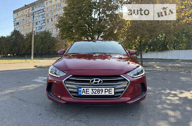 Седан Hyundai Elantra 2016 в Кривом Роге