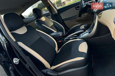 Седан Hyundai Elantra 2012 в 