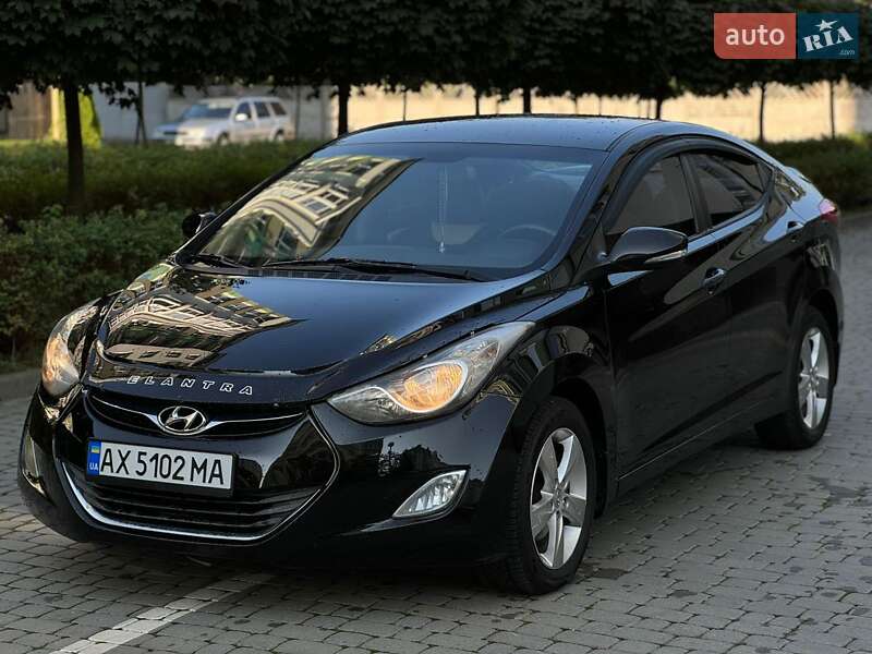 Седан Hyundai Elantra 2012 в Івано-Франківську