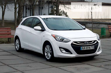 Хетчбек Hyundai Elantra 2014 в Києві