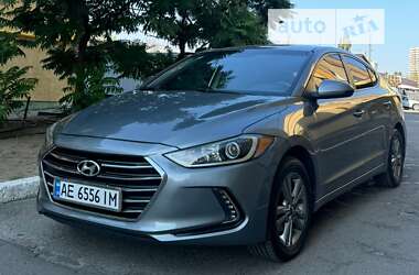 Седан Hyundai Elantra 2017 в Киеве