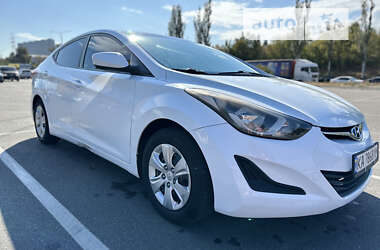 Седан Hyundai Elantra 2015 в Киеве