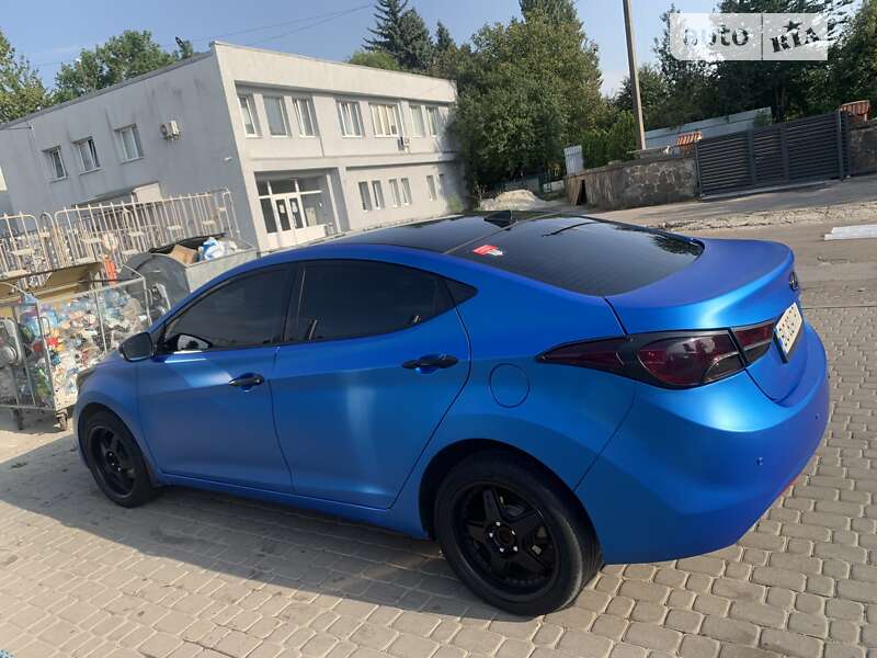 Седан Hyundai Elantra 2011 в Сколе