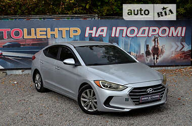 Седан Hyundai Elantra 2016 в Киеве