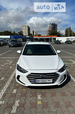 Седан Hyundai Elantra 2016 в Одессе