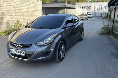 Седан Hyundai Elantra 2012 в Днепре