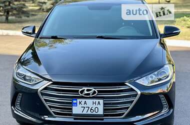 Седан Hyundai Elantra 2016 в Каменском