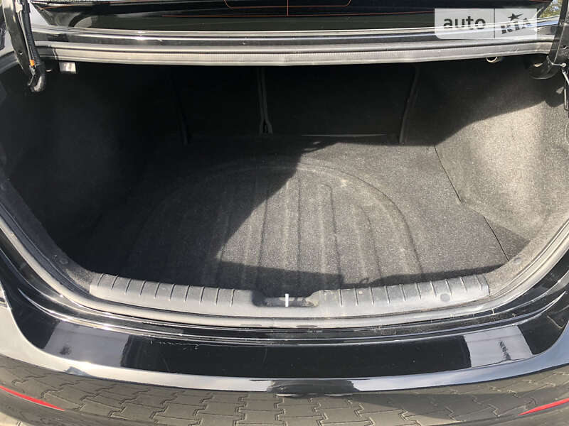 Седан Hyundai Elantra 2018 в Львові