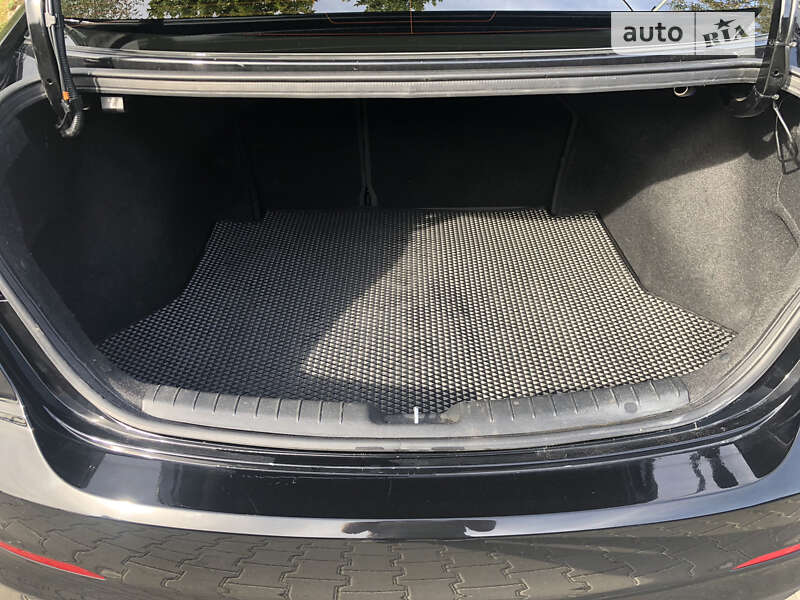 Седан Hyundai Elantra 2018 в Львові