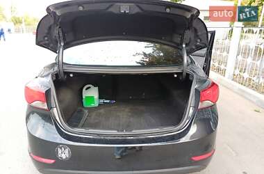 Седан Hyundai Elantra 2015 в Кременчуге