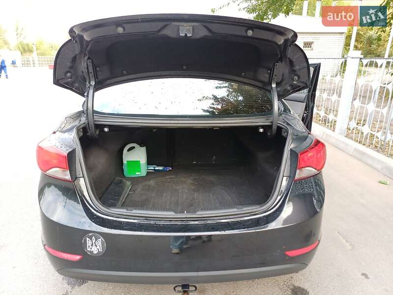 Седан Hyundai Elantra 2015 в Одессе