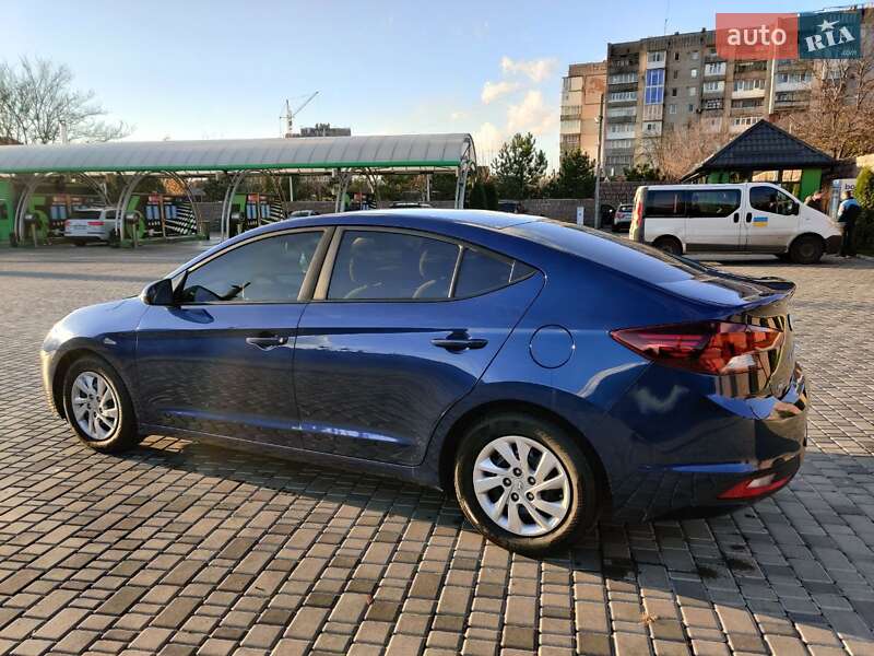 Седан Hyundai Elantra 2018 в Дніпрі