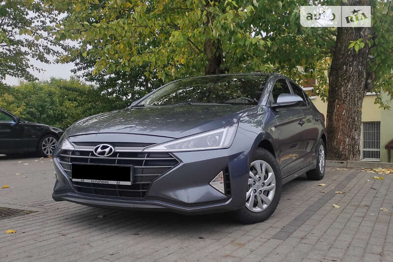 Седан Hyundai Elantra 2019 в Кривому Розі