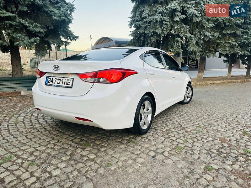 Седан Hyundai Elantra 2012 в Кропивницком