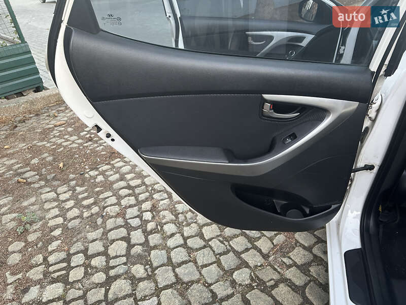 Седан Hyundai Elantra 2012 в Кропивницком