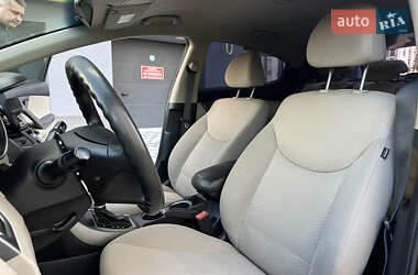 Седан Hyundai Elantra 2013 в 
