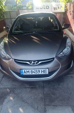 Седан Hyundai Elantra 2011 в Романове