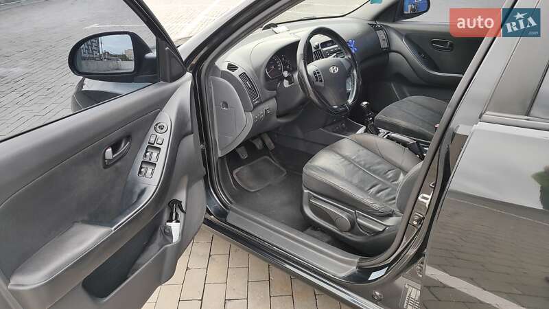 Седан Hyundai Elantra 2008 в Киеве