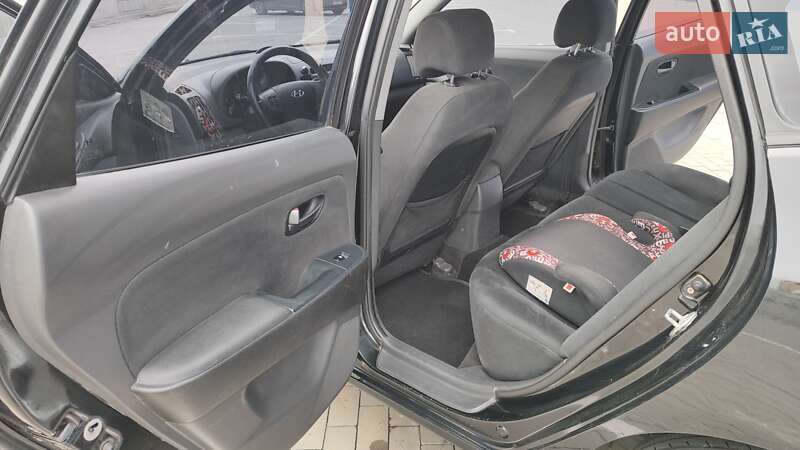 Седан Hyundai Elantra 2008 в Киеве