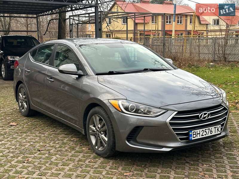 Седан Hyundai Elantra 2017 в Черноморске