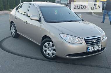 Седан Hyundai Elantra 2008 в Киеве