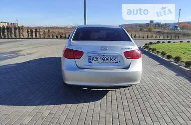 Седан Hyundai Elantra 2010 в Золочеві