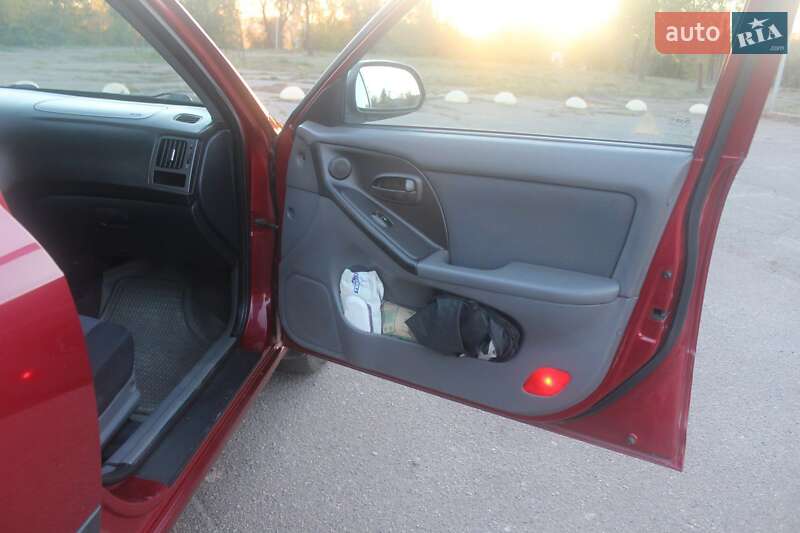 Хэтчбек Hyundai Elantra 2006 в Кривом Роге
