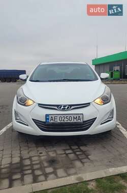 Седан Hyundai Elantra 2014 в Новомосковську