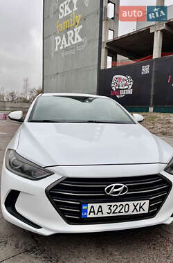 Седан Hyundai Elantra 2017 в Києві