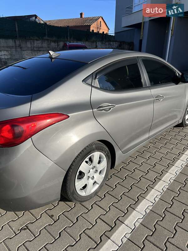 Седан Hyundai Elantra 2012 в Хмельницком