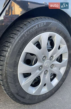 Седан Hyundai Elantra 2014 в Луцке