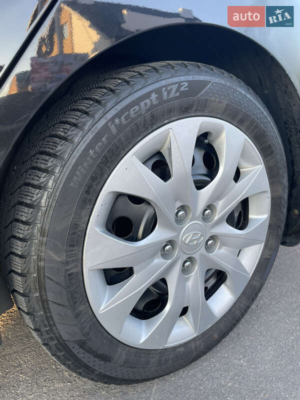 Седан Hyundai Elantra 2014 в Луцке