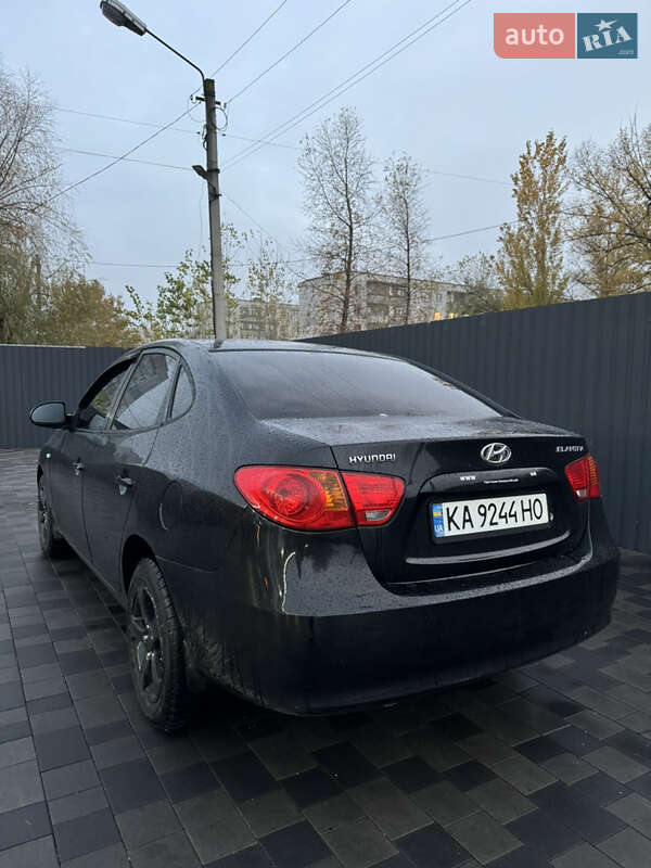 Седан Hyundai Elantra 2008 в Павлограді