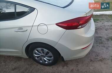 Хэтчбек Hyundai Elantra 2016 в Черкассах