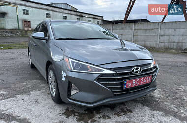 Седан Hyundai Elantra 2019 в Ровно