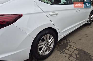 Седан Hyundai Elantra 2019 в Киеве