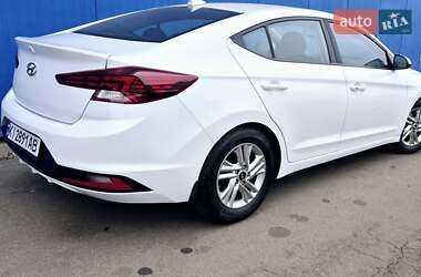 Седан Hyundai Elantra 2019 в Киеве