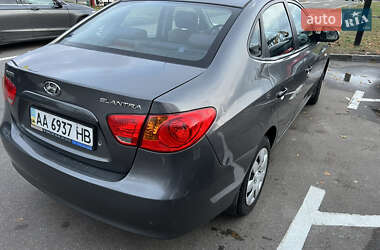 Седан Hyundai Elantra 2008 в Киеве