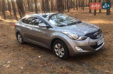 Седан Hyundai Elantra 2011 в Зміїві