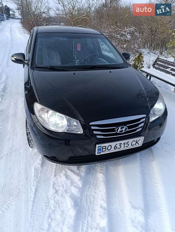 Седан Hyundai Elantra 2010 в Тернополе